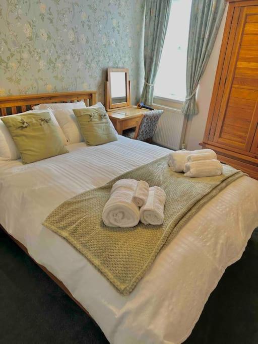 A Charming Luxury Apartment! ポーティンズケール エクステリア 写真