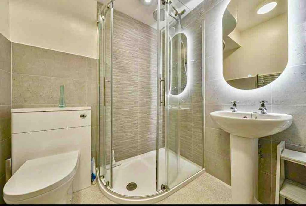 A Charming Luxury Apartment! ポーティンズケール エクステリア 写真